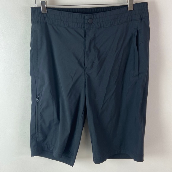 ✨3/$25✨ Columbia Women’s Black Hiking Shorts - 8 - Picture 1 of 8